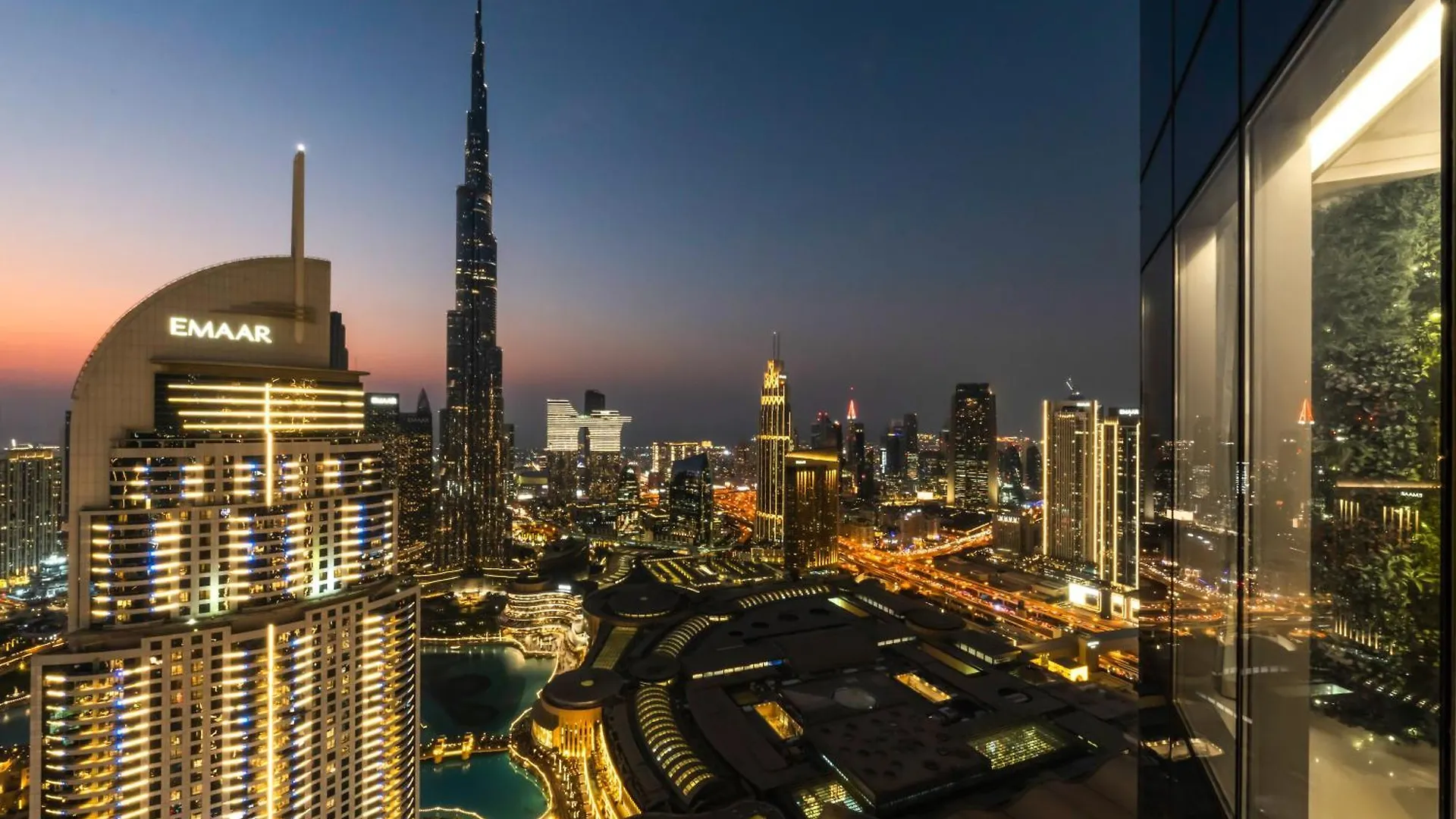 Stunning 2Br-Burj View -Connected To Dubai Mall Apartment
