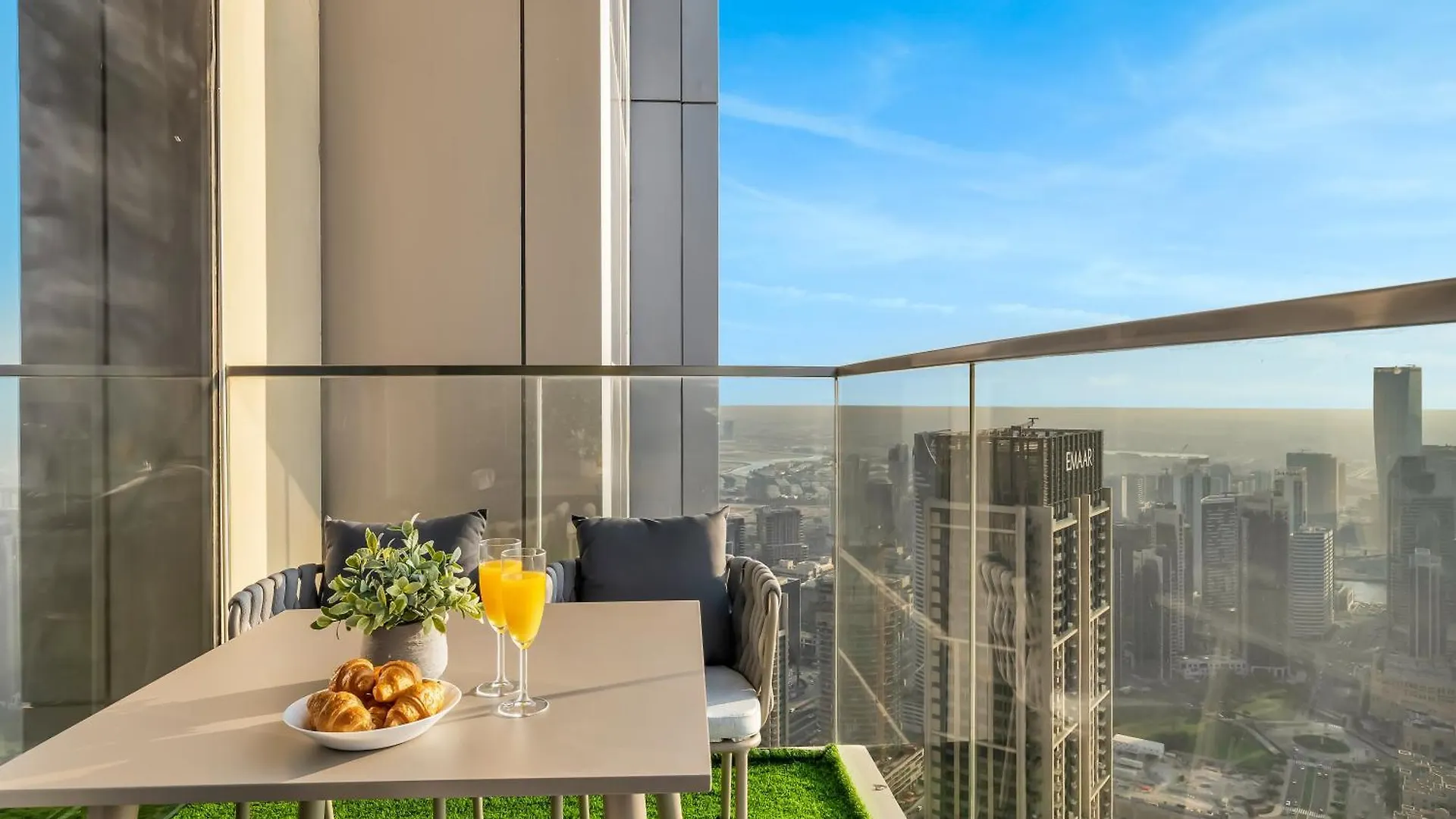 Apartment Stunning 2Br-Burj View -Connected To Dubai Mall